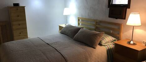 1 bedroom, desk, soundproofing, iron/ironing board