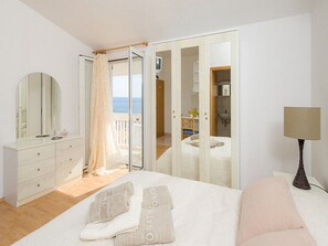 1 bedroom, Internet, bed sheets - Apartments Joško, (2131), Podstrana, hr (Podstrana)