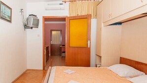 1 bedroom, iron/ironing board, internet, bed sheets - Apartments Danijela, (13922), Mali Lošinj, hr (Mali Lošinj)