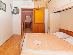 1 bedroom, iron/ironing board, Internet, bed sheets - Apartments Danijela, (13922), Mali Lošinj, hr (Mali Lošinj)