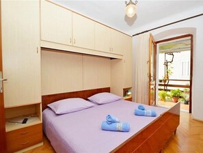 1 bedroom, iron/ironing board, Internet, bed sheets