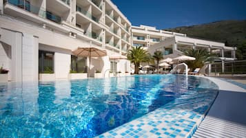 Indoor pool, outdoor pool