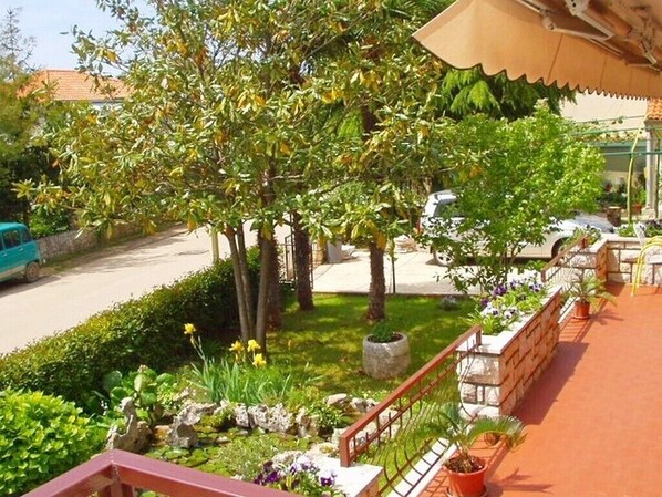 Property grounds - Apartments Ines, (1975), Rovinj, hr (Rovinj)