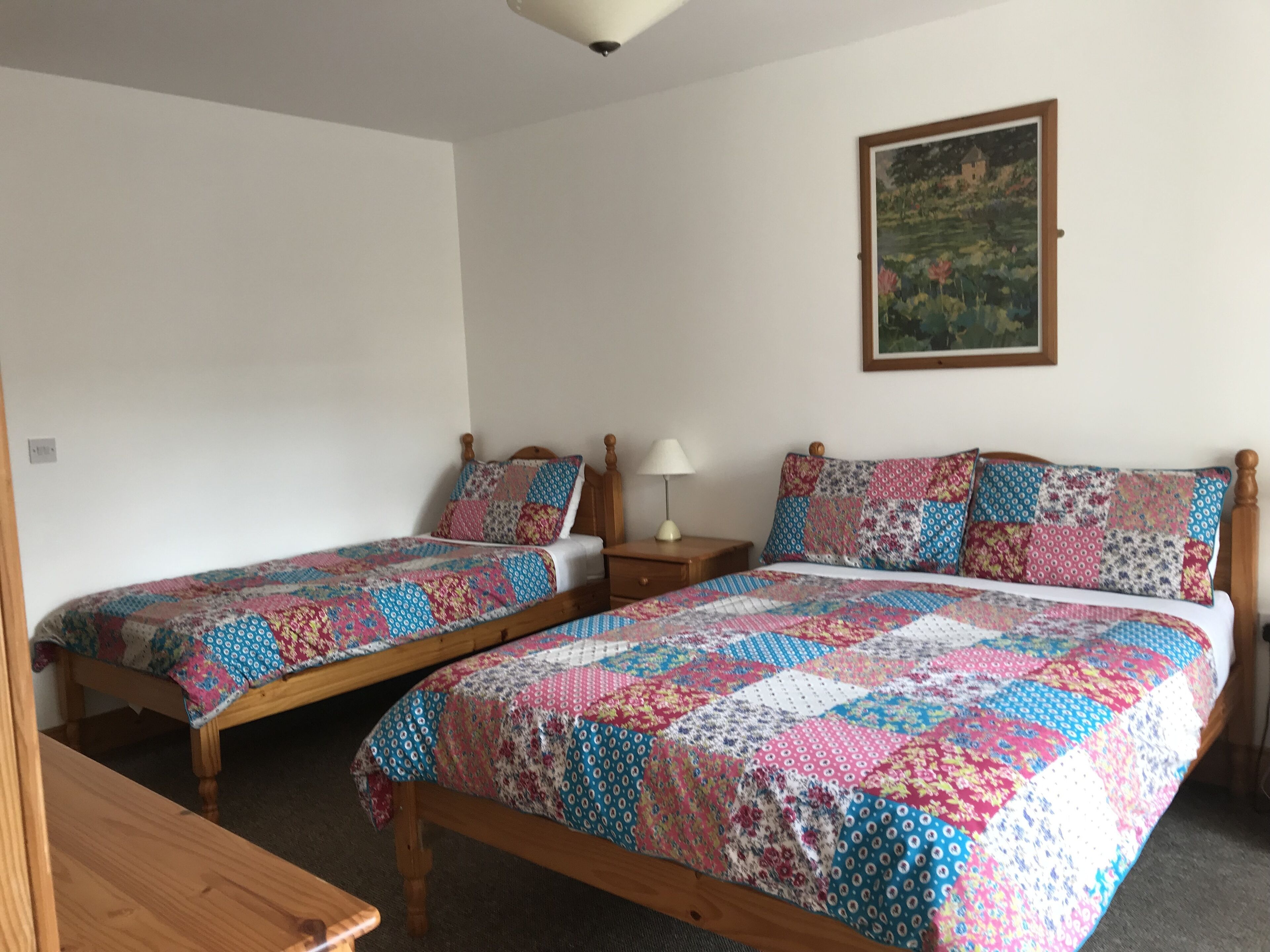 Chalet near Moira, 20 mins Belfast, free WiFI/Parking, super location for NI