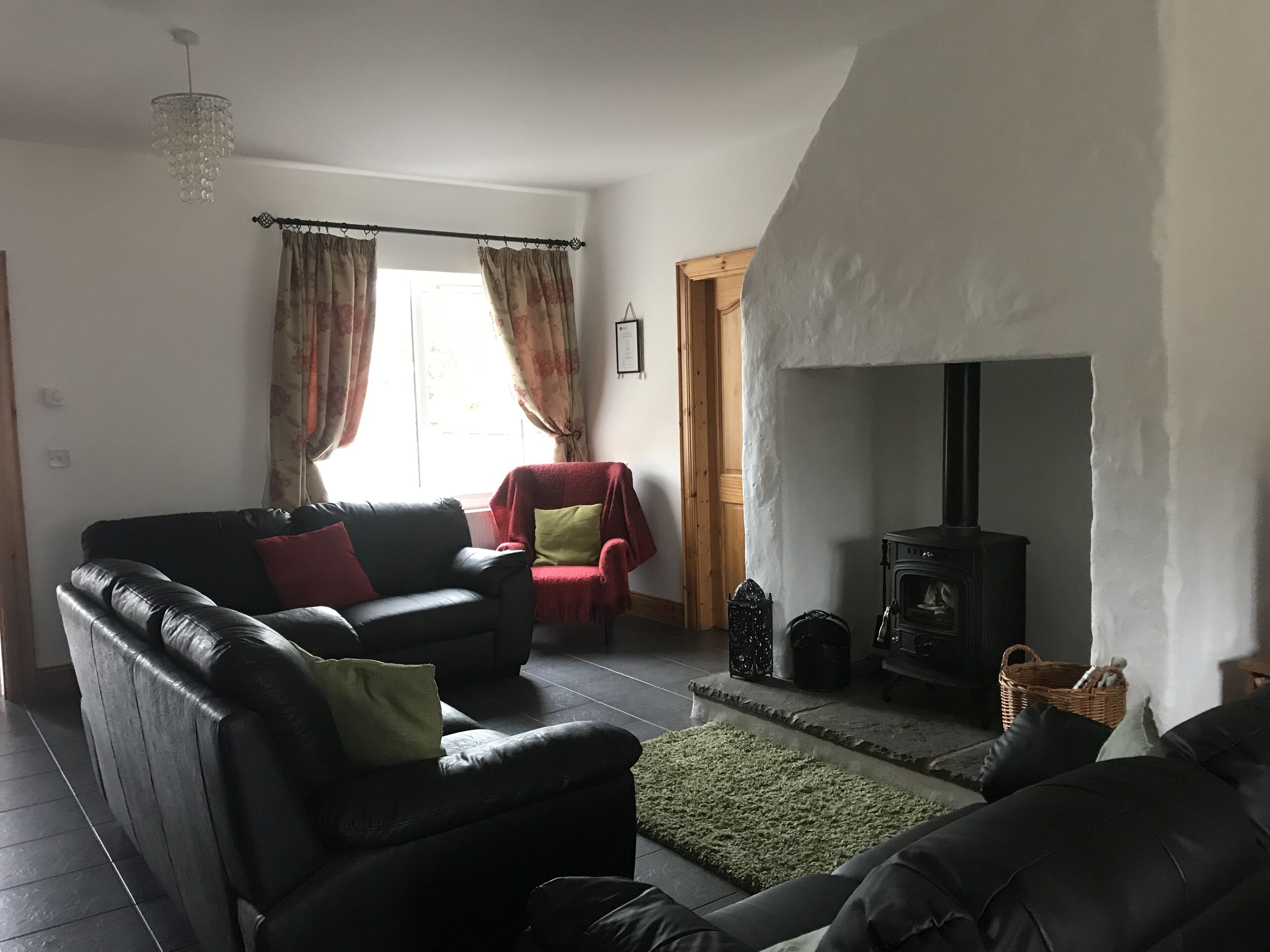 Chalet near Moira, 20 mins Belfast, free WiFI/Parking, super location for NI