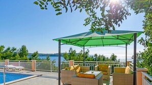 Property grounds - Holiday home Petra, (15597), Blato, hr (Blato)
