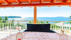 Property grounds - Holiday home Petra, (15597), Blato, hr (Blato)