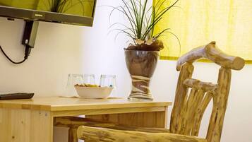 1 bedroom, internet, bed sheets