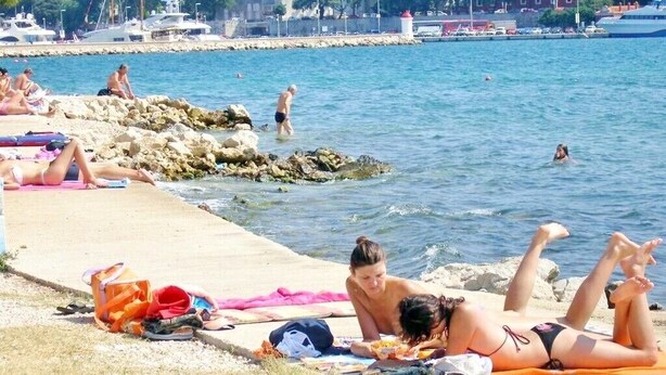 Beach nearby - Apartment Irena, (15598), Zadar, hr (Zadar)
