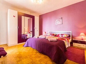 4 Schlafzimmer, Bügeleisen/Bügelbrett, Internetzugang, Bettwäsche