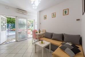 Living area - Apartments Marko, (13100), Porec, hr (Porec)