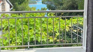 Property grounds - Apartments Boris, (15156), Baška Voda, hr (Baška Voda)