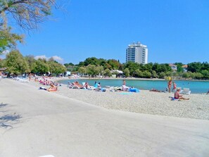 Beach nearby - Apartments Davorka, (8041), Vodice, hr (Vodice)
