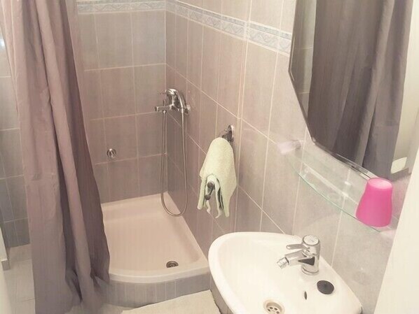 Bathroom - Apartment Maja, (13476), Lopar, hr (Lopar)