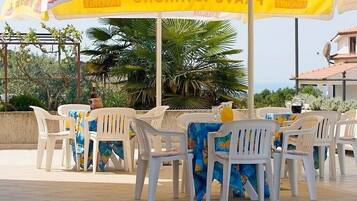 Ristorazione all'aperto