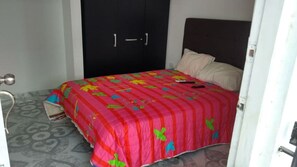 Doppelzimmer, 1 Doppelbett, Nichtraucher | Verdunkelungsvorhänge, kostenloses WLAN