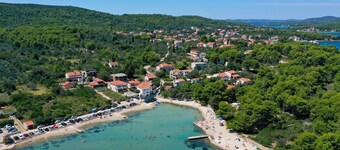 Apartments Suzana, (14189), Ždrelac, hr