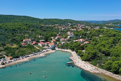 Apartments Suzana, (14189), Ždrelac, hr