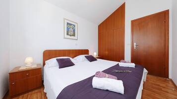 1 habitación, internet y ropa de cama