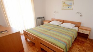 1 bedroom, internet, bed sheets - Apartments Anđelko, (11891), Diklo, hr (Diklo)