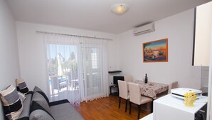 TV, DVD player - Apartments Marija, (13234), Banjol, hr (Banjol)