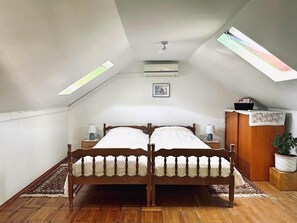 1 quarto, acesso à internet, roupa de cama