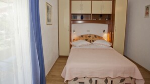 Unclassified image, 5 of 15, button - Apartments and rooms Meri, (10461), Baška Voda, hr (Promajna)