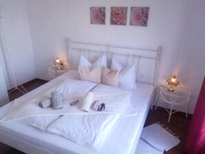 1 quarto, acesso à internet, roupa de cama