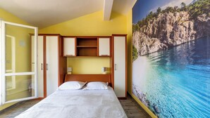 1 bedroom, Internet, bed sheets - Apartments Margarita, (13837), Makarska, hr (Makarska)