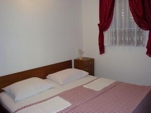 1 bedroom, internet, bed sheets