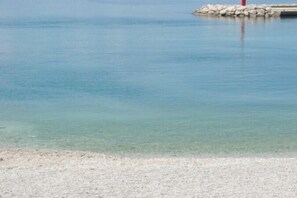 Platja a a prop 