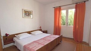 1 habitación, acceso a internet y ropa de cama 