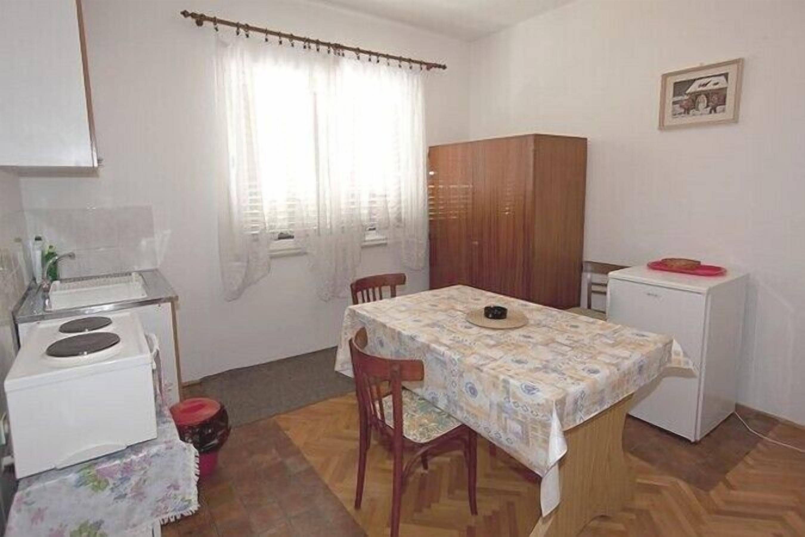 Frigorifero, pentole/stoviglie/utensili