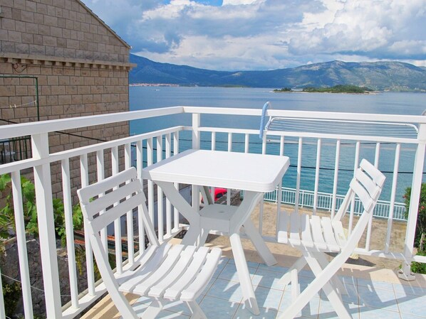 Outdoor dining - Apartments and rooms Antun, (13051), Lumbarda, hr (Lumbarda)
