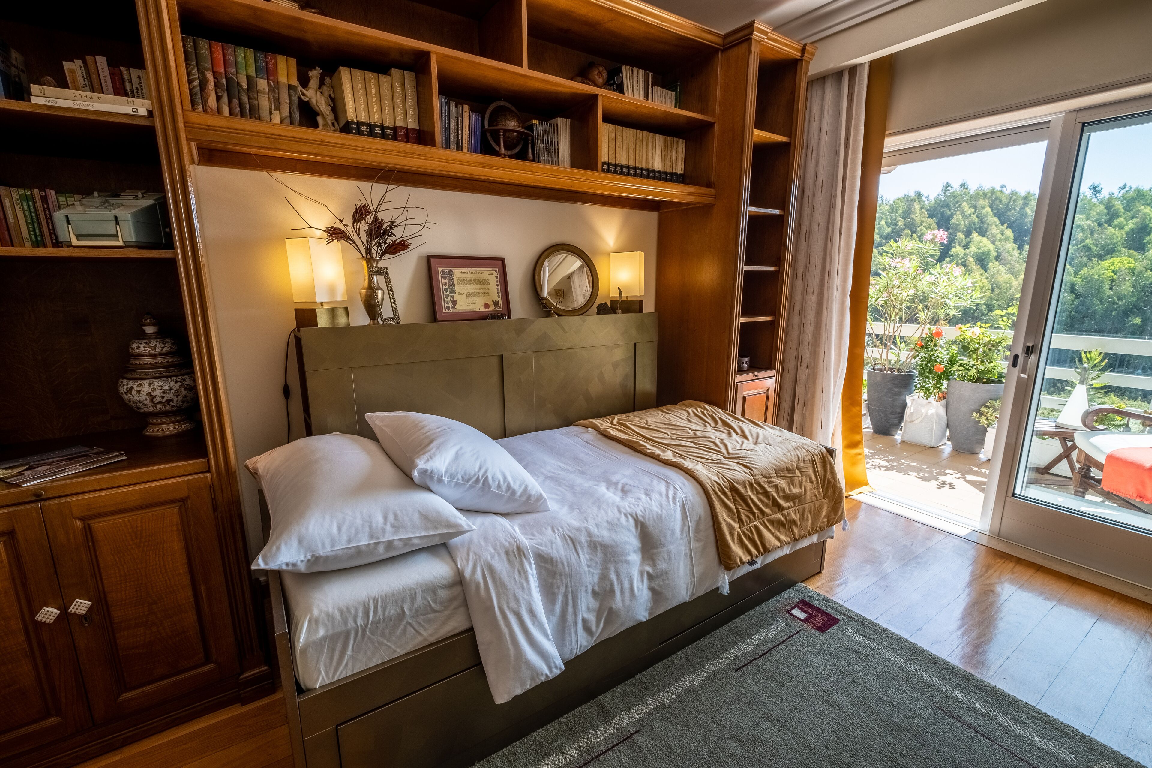 3 chambres, coffres-forts dans les chambres, bureau