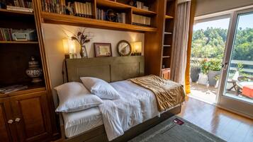 3 chambres, coffres-forts dans les chambres, bureau