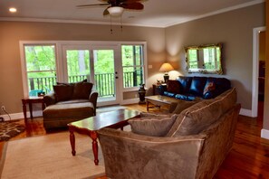 Cabin, Multiple Beds (Mountain Shade) | Living room - Mountain Shade (Townsend)