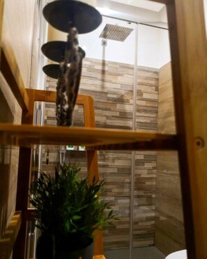 Hair dryer, towels, toilet paper - Zagarò suite house with jacuzzi (Catania)