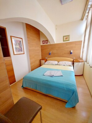 2 bedrooms, Internet, bed sheets