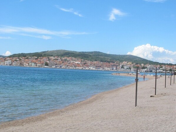 Tæt på stranden