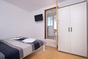 1 bedroom, Internet, bed sheets - Apartments Katica, (15393), Mlini, hr (Mlini)