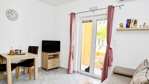 Living area - Apartments Maja, (14482), Sucuraj, hr (Sucuraj)