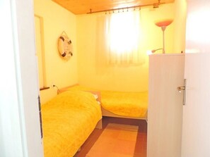 2 bedrooms, internet, bed sheets - Apartments Ružica, (12860), Vis, hr (Vis)