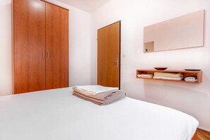 3 bedrooms, Internet, bed sheets