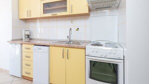Private kitchen - Apartments Krešimir, (2630), Bol, hr (Bol)