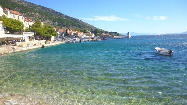 Beach - Apartments Krešimir, (2630), Bol, hr (Bol)