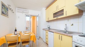 Private kitchen - Apartments Krešimir, (2630), Bol, hr (Bol)