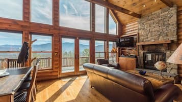 ハウス クイーンベッド 2 台 | リビングルーム