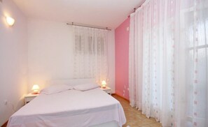 2 habitaciones, acceso a internet y ropa de cama 