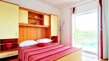 2 bedrooms, internet, bed sheets